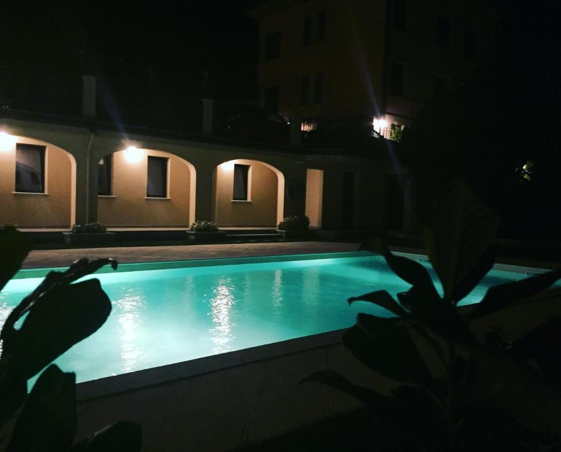 Oleandro 2 Apartment In Villa Cerutti Мерґоццо Екстер'єр фото