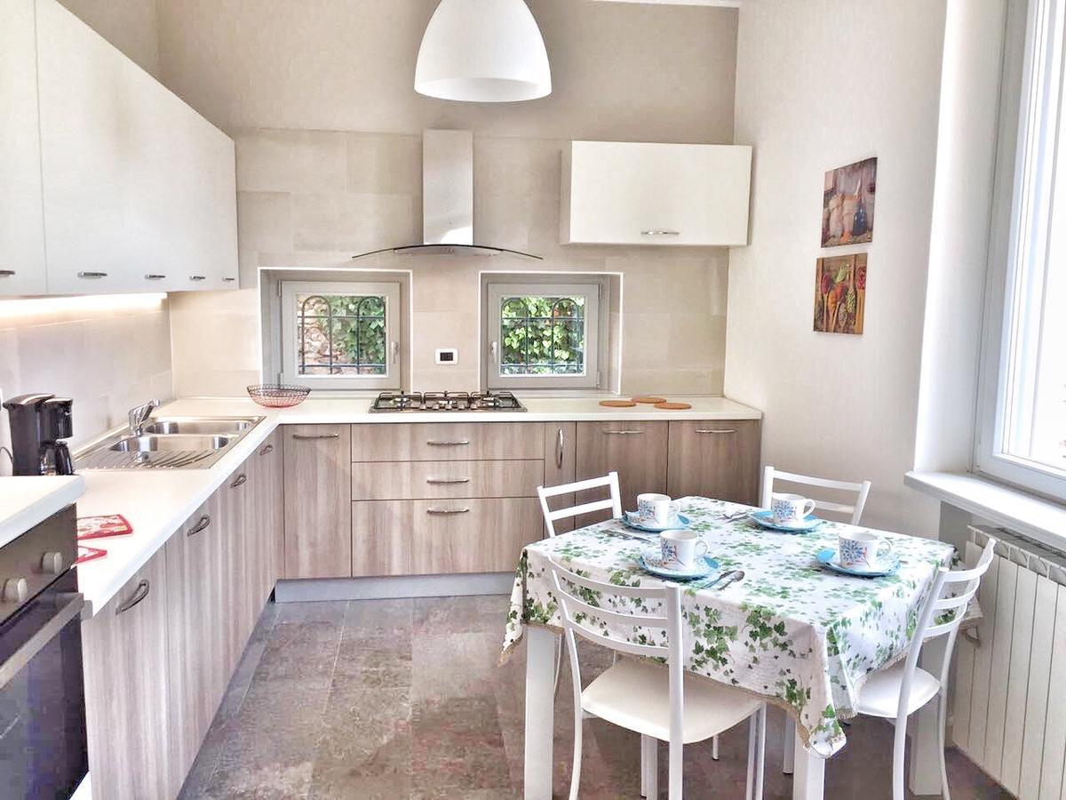 Oleandro 2 Apartment In Villa Cerutti Мерґоццо Екстер'єр фото